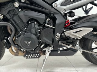 TRIUMPH STREET TRIPLE 765 R