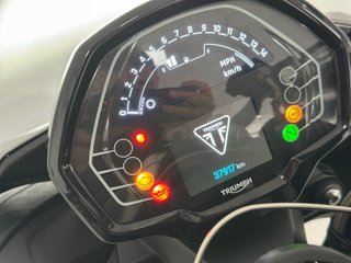 TRIUMPH STREET TRIPLE 765 R