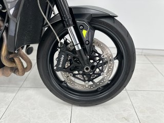TRIUMPH STREET TRIPLE 765 R