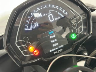 TRIUMPH STREET TRIPLE 765 R