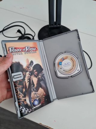 PSP Amarilla Edicion Los Simpson + Juego +Cargador