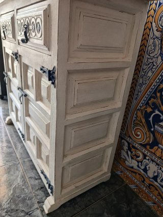 Recibidor Castellano pintado a la tiza.