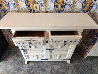 Recibidor Castellano pintado a la tiza.