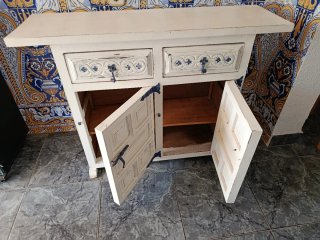 Recibidor Castellano pintado a la tiza.