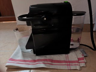 Cafetera Nespresso DeLonghi Inissia Negra.