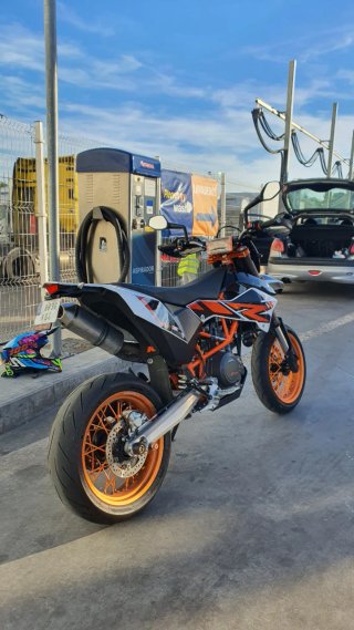 KTM 690 SMC R Supermotard Naranja Año 2017