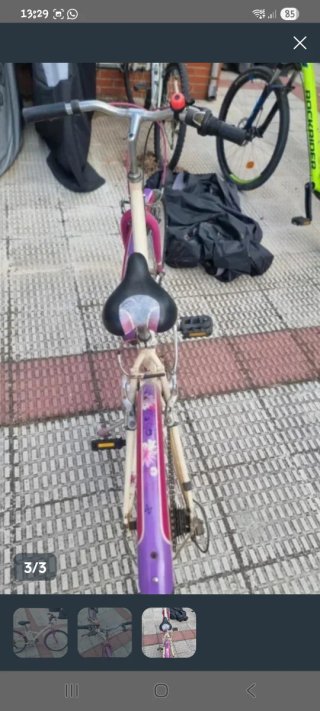 Bicicleta infantil rosa y blanca