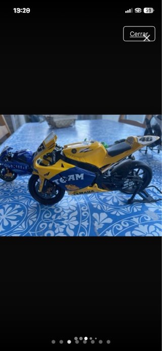 Maquetas de motos de competición