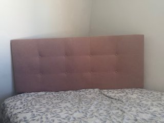 Cabecero de tela color salmon