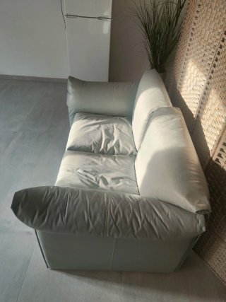 Divano in pelle grigio 3 posti