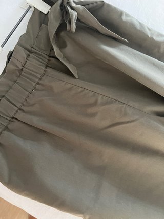 Pantalón Zara verde