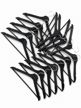 Perchas de madera negras (pack 50)