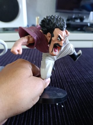 Figuras Dragon Ball las dos 10€ satan y Freezer...