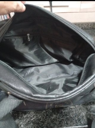 Bolso deportivo y de mano negro