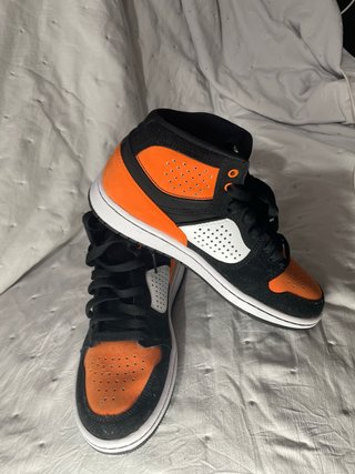 Zapatos Jordan Negro Naranja Talla X