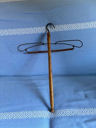 Antico appendi giacche con cappelliera, stampella
