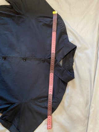 Camisa negra manga corta