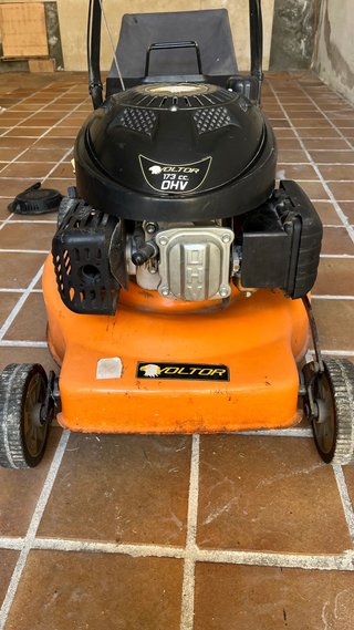 Cortacésped VOLTOR 173cc Autopropulsado Gasolina