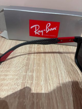 Gafas Ray-Ban Ferrari sin estrenar
