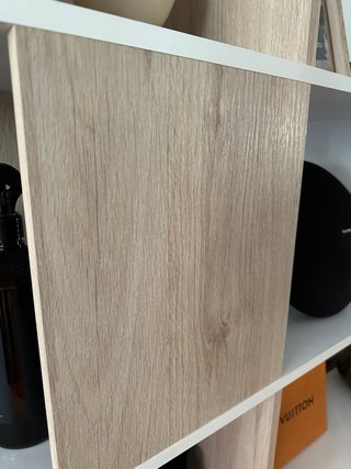 Estantería moderna madera y blanco