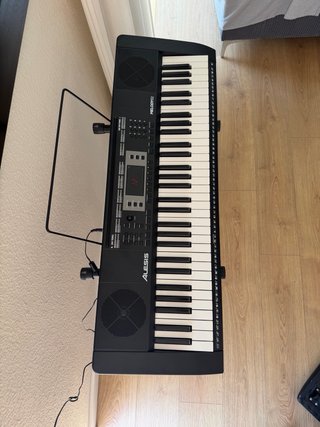 Teclado Eléctrico Alesis Melody 61