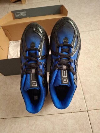 Zapatillas New Balance Negras y Azules
