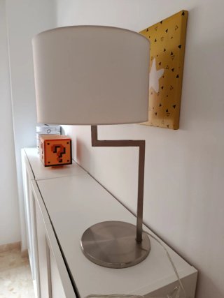 Dos lámparas de sobremesa moderna