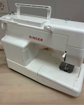 Máquina de coser SINGER *solo la maquina*