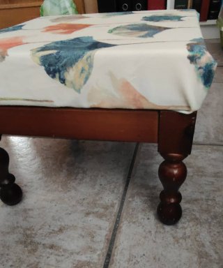 Banqueta Reposapiés Estampado Floral