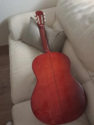 Guitarra española nueva con funda