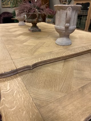 Mesa de comedor antigua