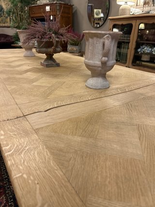 Mesa de comedor antigua