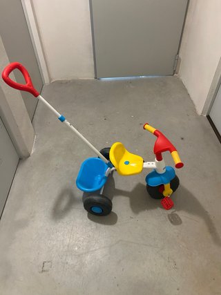 Triciclo infantil poco uso