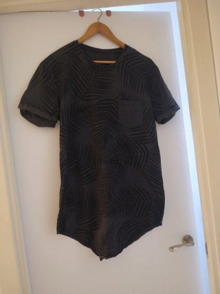 Vestido estampado hojas