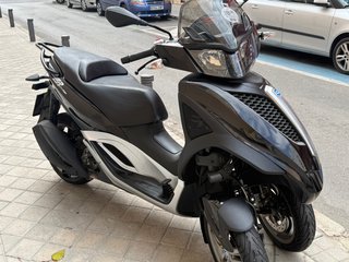 Piaggio Yourban 300 LT Scooter