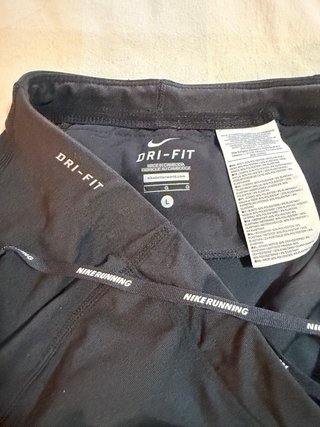 Mallas cortas ajustadas Nike Dri-Fit L Negras