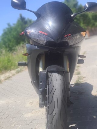 Yamaha R6