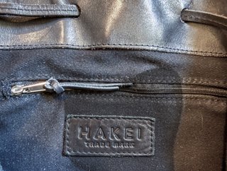 Bolso Hakei de cuero negro