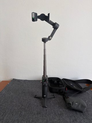 DJI Osmo Mobile 8 + Micrófono + Estuche
