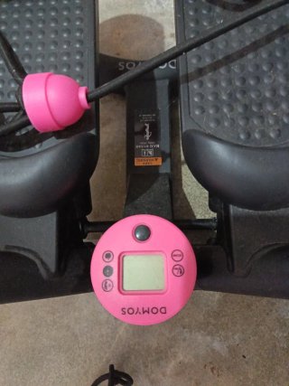Stepper Domyos con bandas elásticas