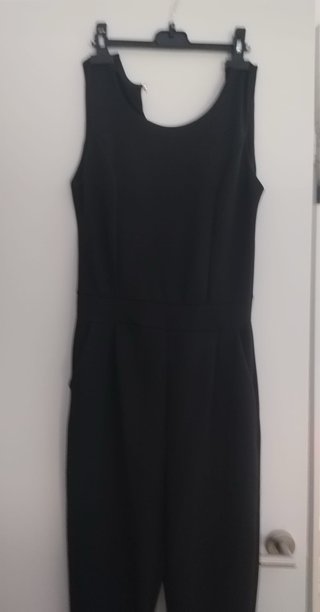 Mono negro pitillo elegante
