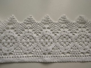 Puntilla ancha de bolillos