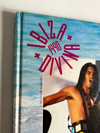 Ibiza Divina 1990 by Ku. Libro de la discoteca