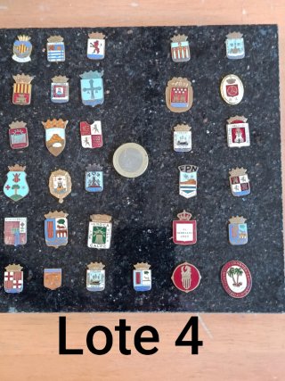 Lote insignias heráldicas ayuntamientos