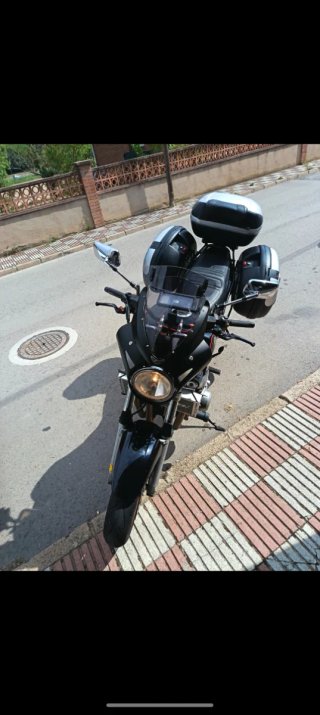Suzuki GSX 1400 Negra