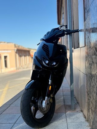 Yamaha Aerox Negra