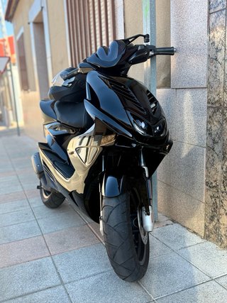 Yamaha Aerox Negra
