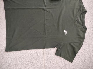 Camiseta Nike verde chico