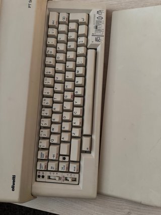 Máquina de escribir Olivetti PT 505