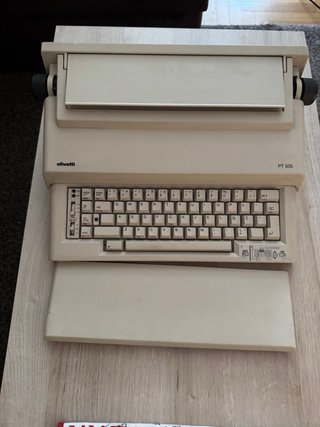 Máquina de escribir Olivetti PT 505
